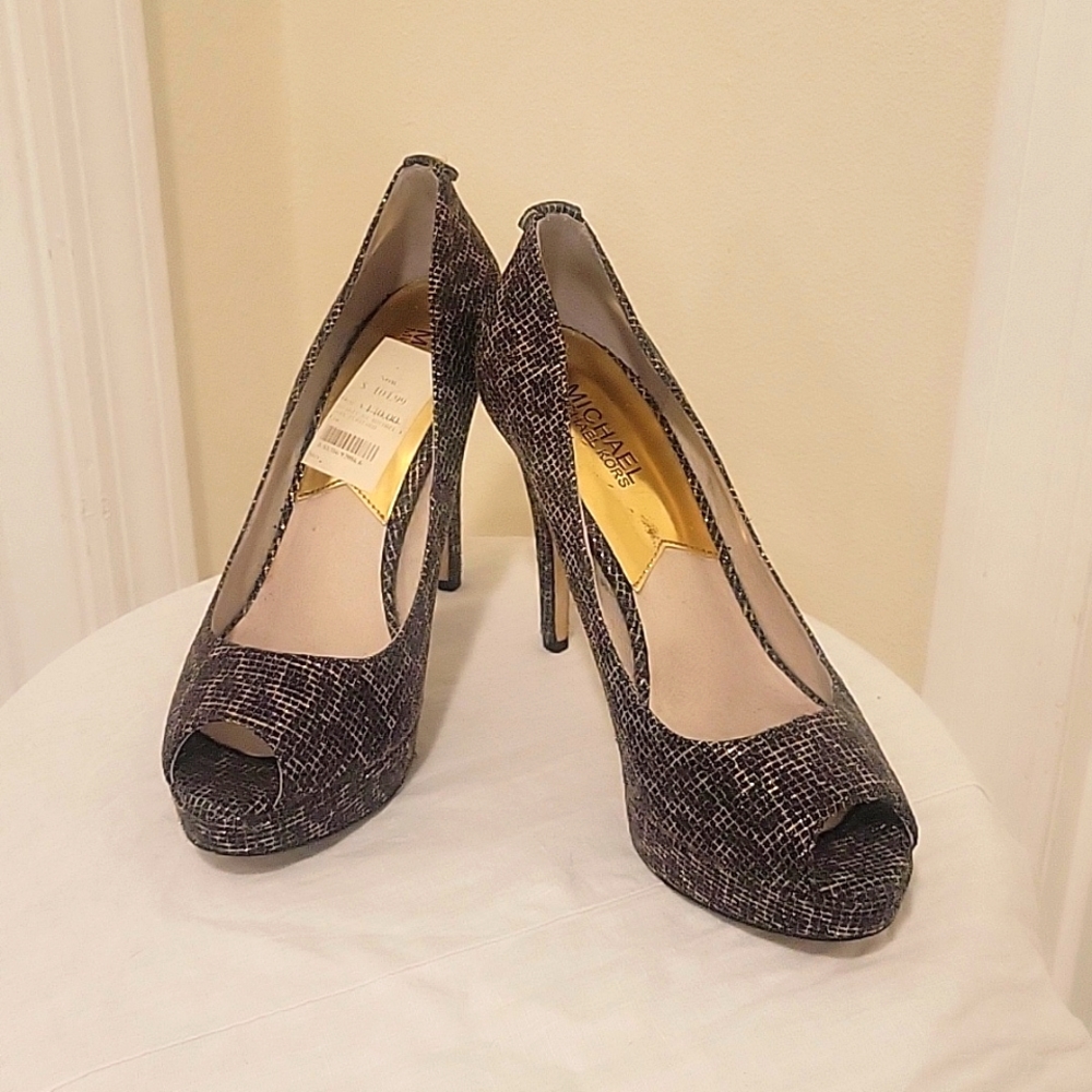 Michael Michael Kors leopard print heels size 8